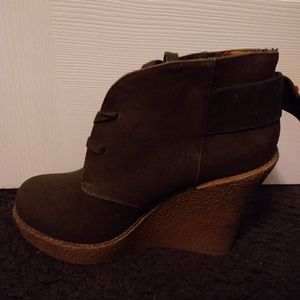 Rock and Candy wedge brown shoe